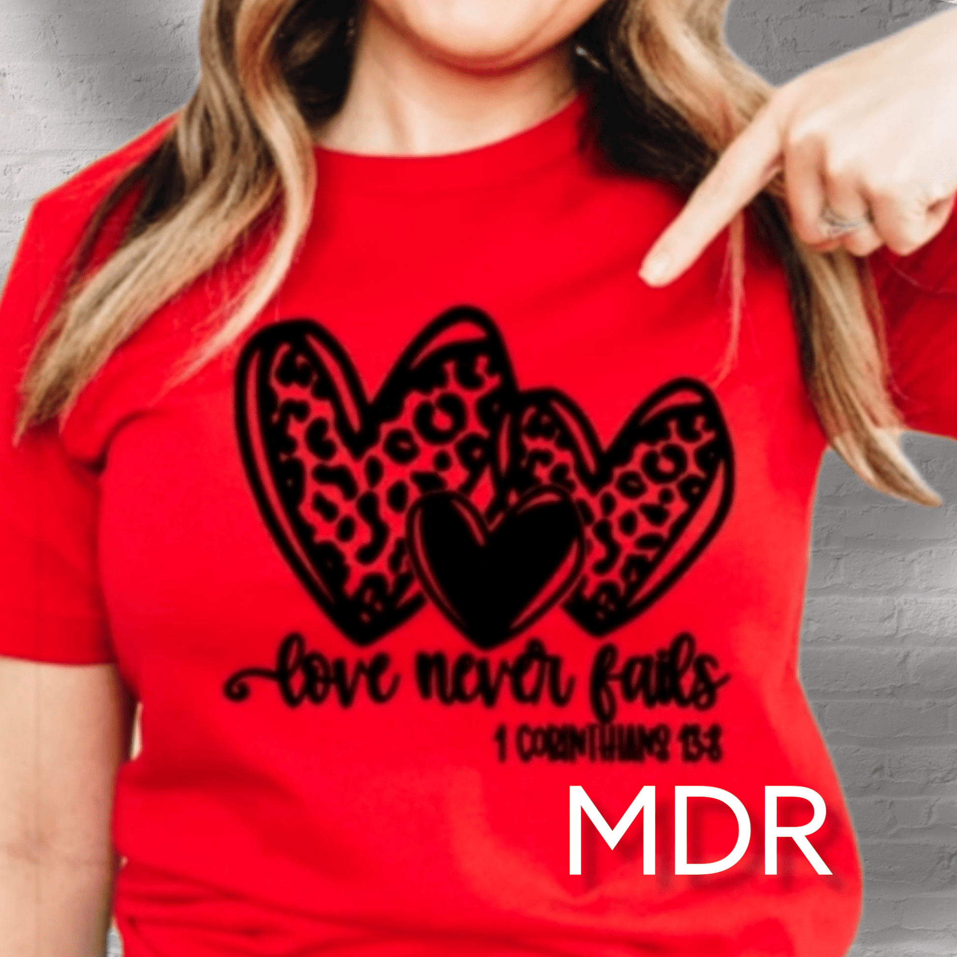Love Never Fails 1 Corinthians 14:8 Graphic Tee - MyDiscoveryRoom